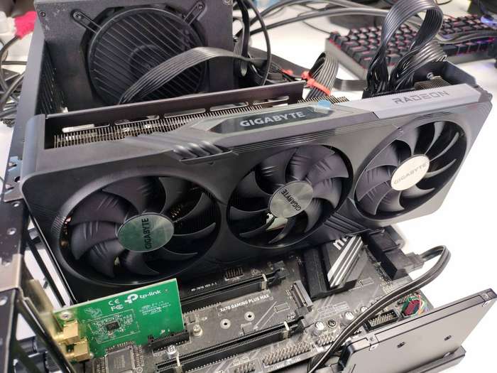 RX 7700 XT 12GB - Gigabyte Gaming