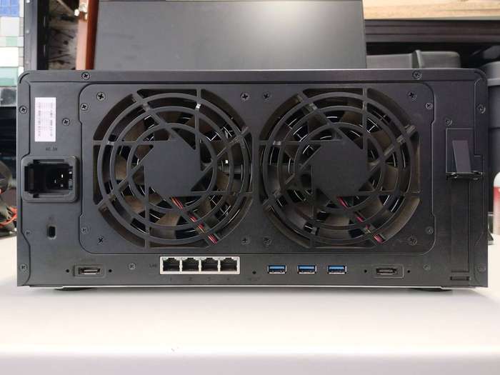 8 Bay NAS - Synology Disk Station DS1817+