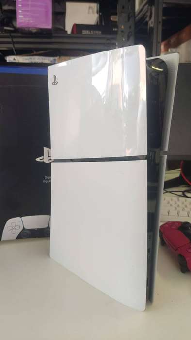 PS5 Slim + 2 Controllers - Digital Edition