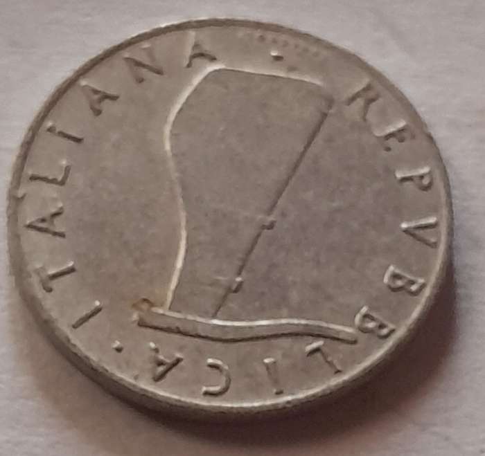 Italy 5 Lira Coin - 1954