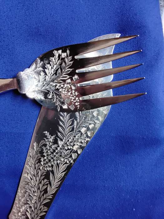 Lee & Wigfull Antique Etched  Silver Plate with Horn Handle  Fish Serving Set