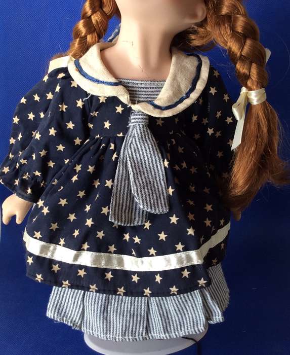 Porcelain Kissing Dolls
