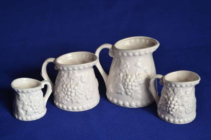 Ser of Four Vintage Ceramic Measuring Cups c1950's