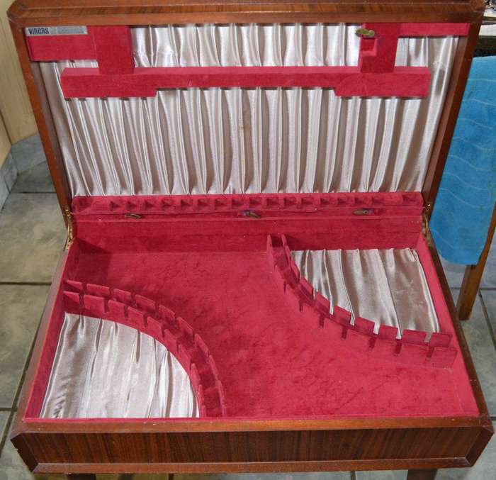 True Vintage Viners Cutlery Canteen on Legs with 89 Piece Cutlery Set (Viners & T Turner)