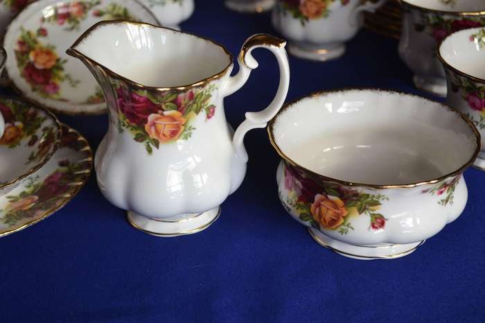 Royal Albert Tea Set "Old Country Roses" - 29 Pieces