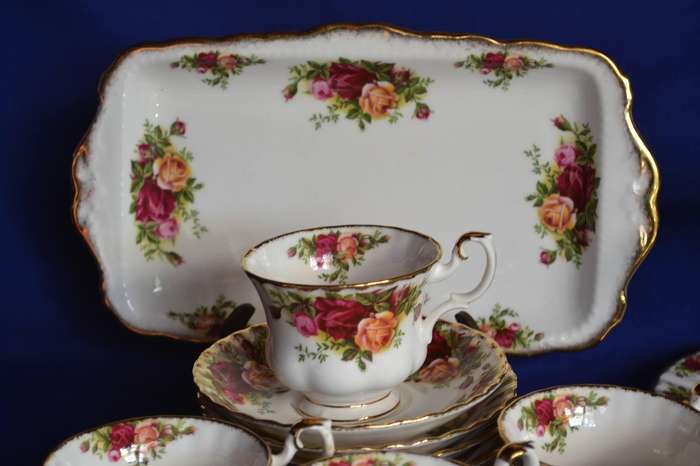 Royal Albert Tea Set "Old Country Roses" - 29 Pieces