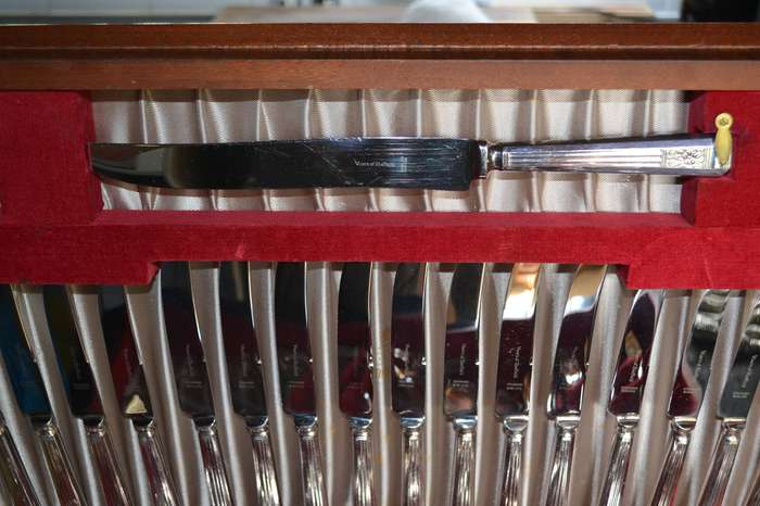 True Vintage Viners Cutlery Canteen on Legs with 89 Piece Cutlery Set (Viners & T Turner)
