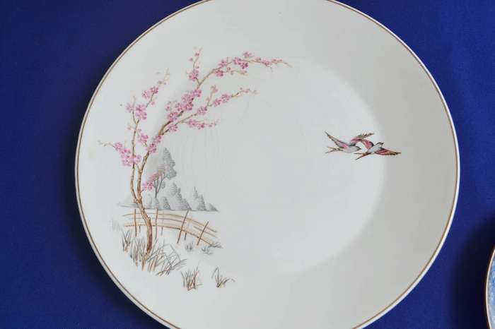 Imari Oriental Style Porcelain Plates - Vintage - 4 Pieces