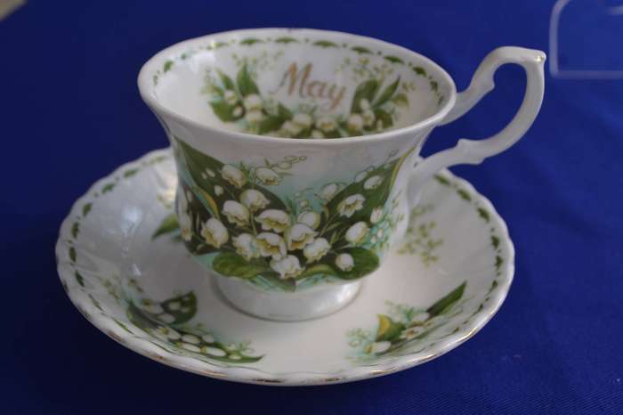 Royal Albert Flower of the Month Duo- May