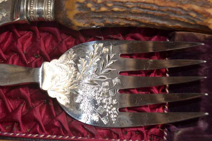 Lee & Wigfull Antique Etched  Silver Plate with Horn Handle  Fish Serving Set