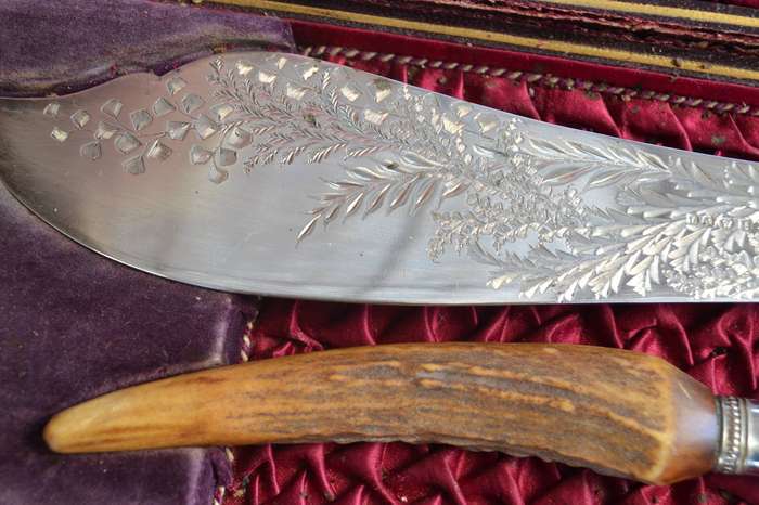 Lee & Wigfull Antique Etched  Silver Plate with Horn Handle  Fish Serving Set
