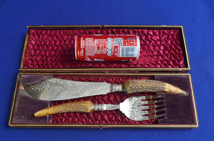 Lee & Wigfull Antique Etched  Silver Plate with Horn Handle  Fish Serving Set