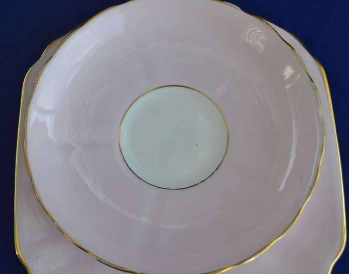 Aynsley /  Tuscan Fine Bone China Assembled Trio