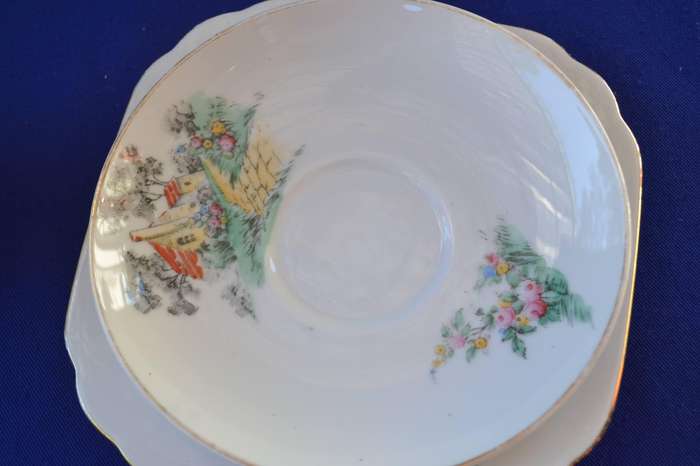 TH Thun  Czechoslovakia  Porcelain Tea Trio