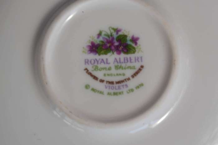 Royal Albert and Other Vintage English Porcelain Items - 5 Pieces