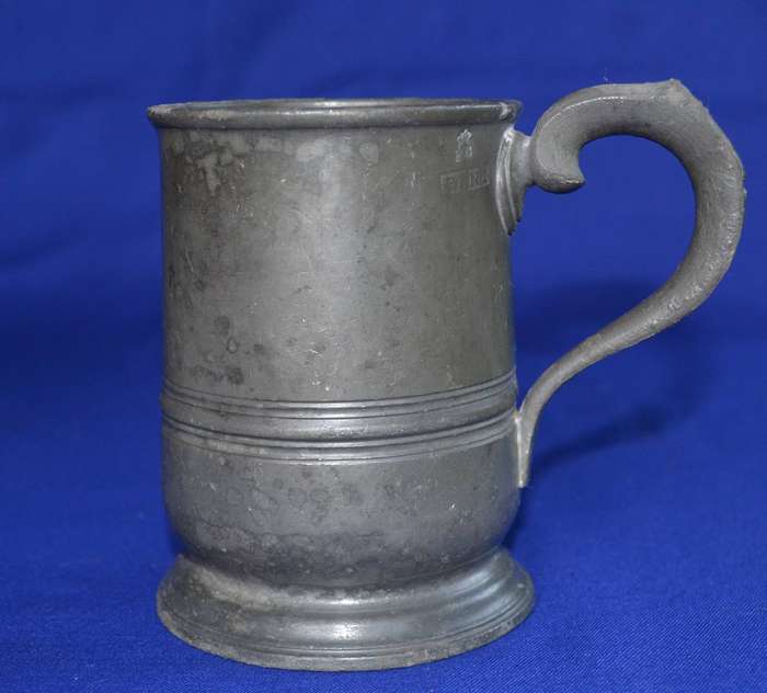Vintage British Pewter 1 Pint Tankard