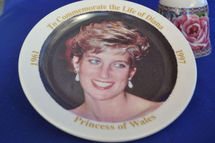 Selection of Assorted Collectable Items Including Royal Family Memorabilia