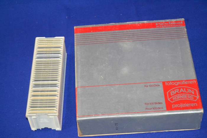 Braun 100 Magazine Carousel Slide Tray For Slide Projectors with Blank Slide Mounts