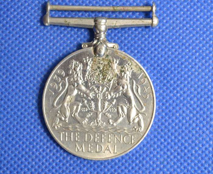 1939 - 1945 Great Britain World War II Defence Medal