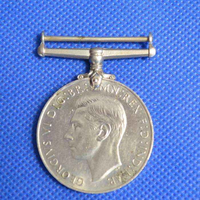1939 - 1945 Great Britain World War II Defence Medal