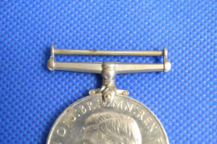 1939 - 1945 Great Britain World War II Defence Medal