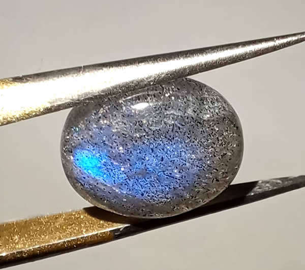 Labradorite - Rainbow Colour Oval Cabochon - 2,69cts