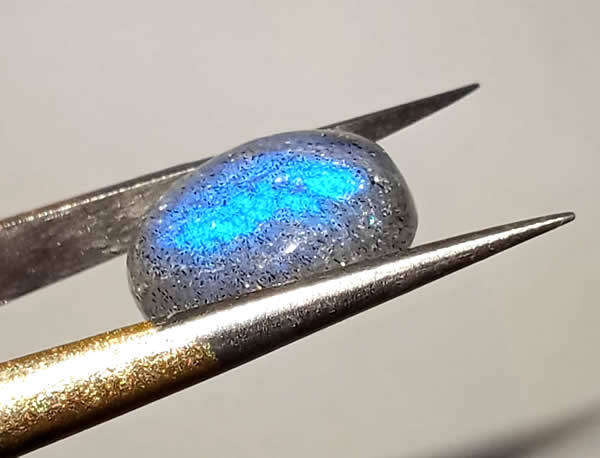 Labradorite - Rainbow Colour Oval Cabochon - 2,69cts