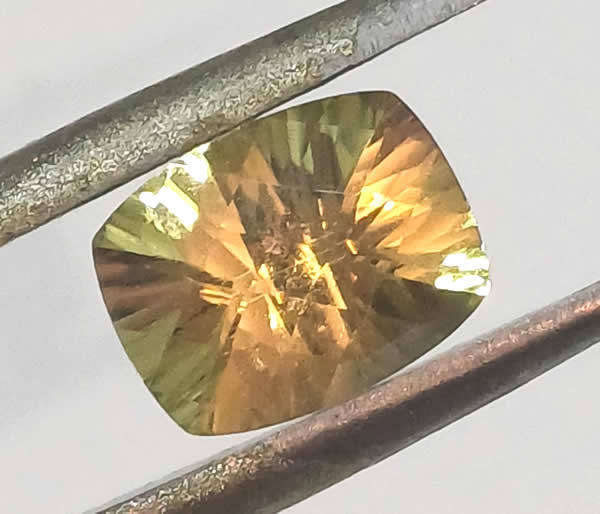 Citrine - Yellow Rectacguler Concave Cut with Chequerboard Table - 1,89cts