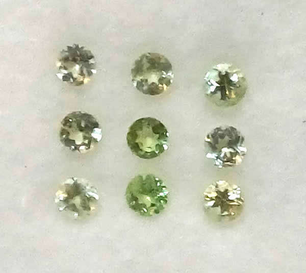 Tsavorite Parcel of 9 - Best Green Round Cut - 1,06cts
