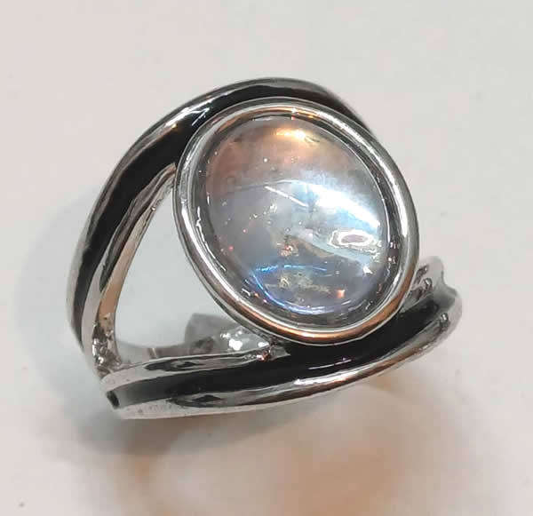 Pretty Silver Plated Dress Ring with Gemstone.