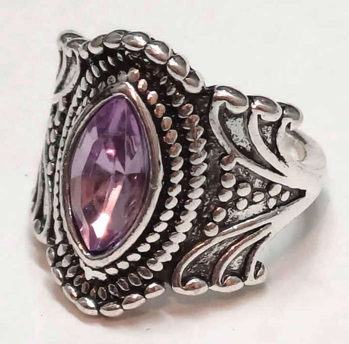 Filigree Dress Ring With Imitation Gemstone.