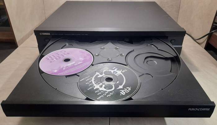 Yamaha CDC-585 5-Disk CD Player