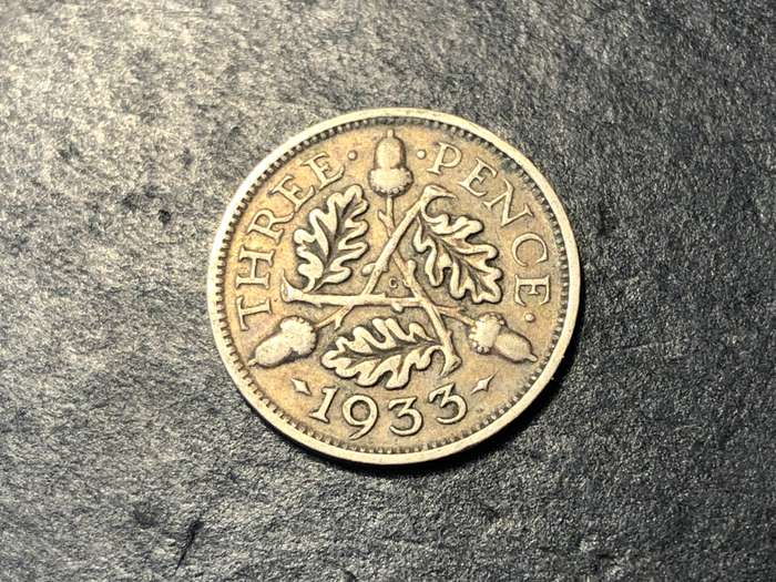 SILVER 1933 British 3 pence (tickey) coin - King George V