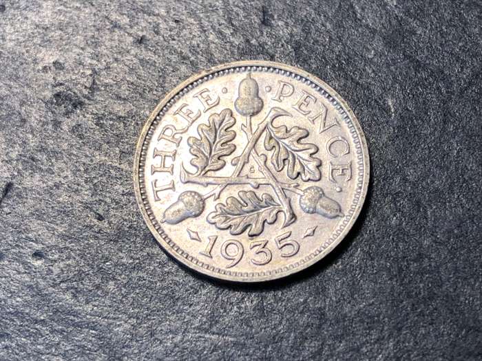 SILVER 1935 British 3 pence (tickey) coin - King George V
