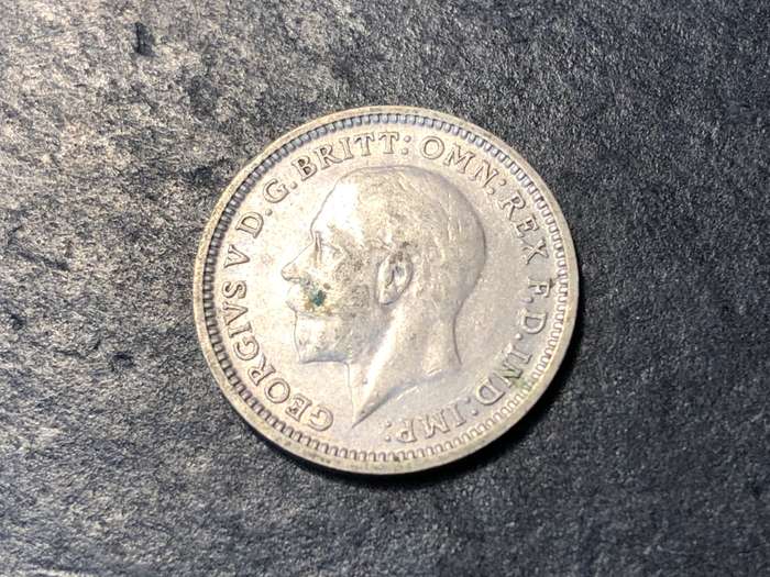 SILVER 1935 British 3 pence (tickey) coin - King George V