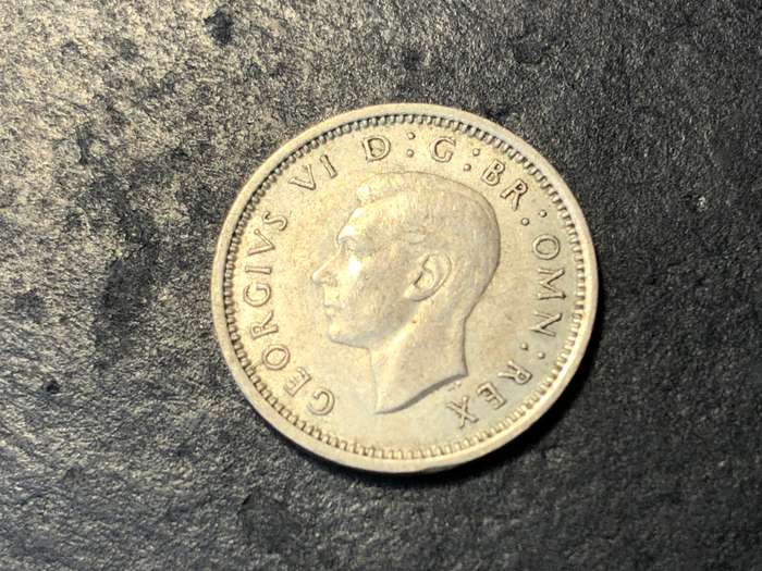 SILVER 1941 British 3 pence (tickey) coin - King George VI