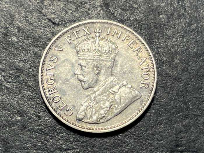Excellent 1933 King George V South African silver 3 pence (3d) coin - Tickey