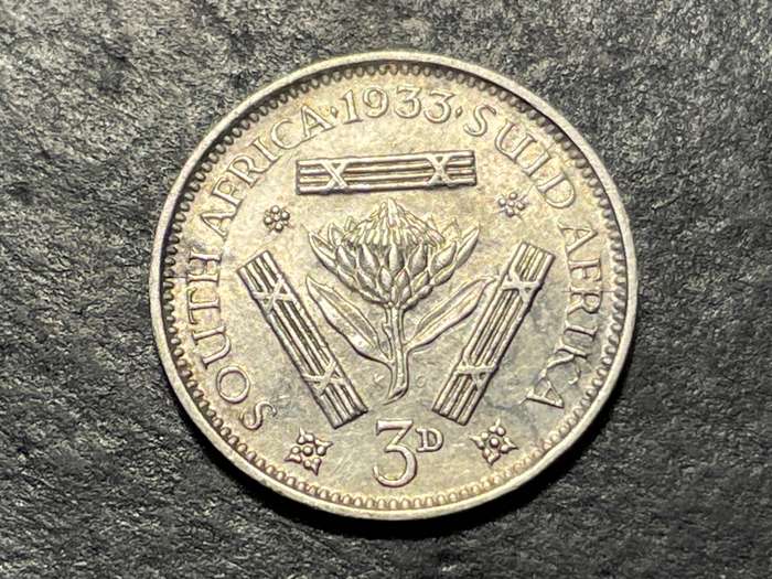 Excellent 1933 King George V South African silver 3 pence (3d) coin - Tickey