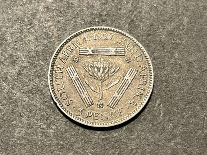 Scarce 1927 SA Union Silver 3 pence (Tickey) coin - Nicer filler coin