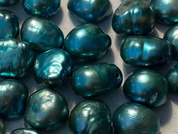 Natural freshwater pearls - Blue colour - Price is per pearl