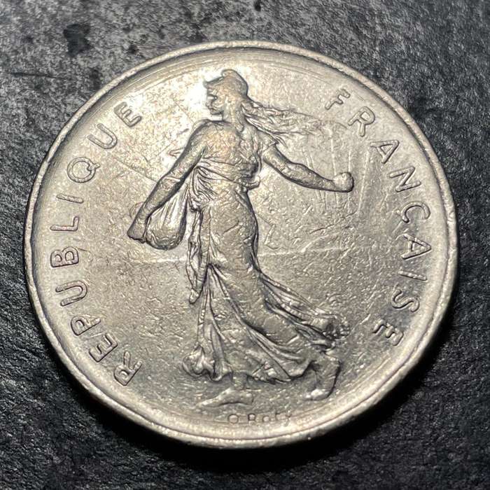 Beautiful French 5 Francs coin from 1973