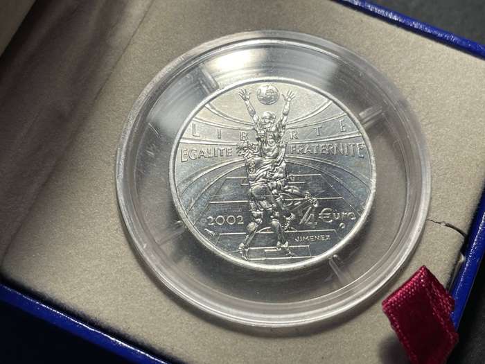 French silver 1/4 Euro coin minted in 2002 - With certificate of authenticity and original box