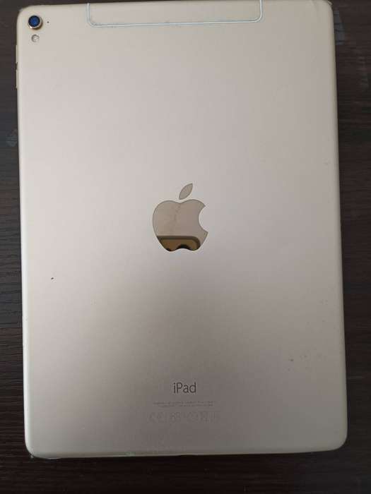 Apple iPad Pro 9.7" (1st Gen)  A1674
