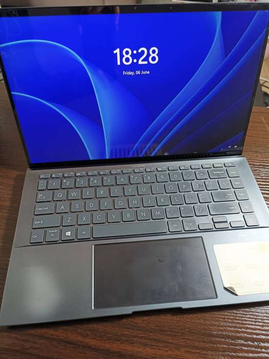 Asus ZenBook 14 UX435EG Touch Screen Intel Core i7, 16GB RAM, 512GB SSD, MX450 Graphics  Pine Grey