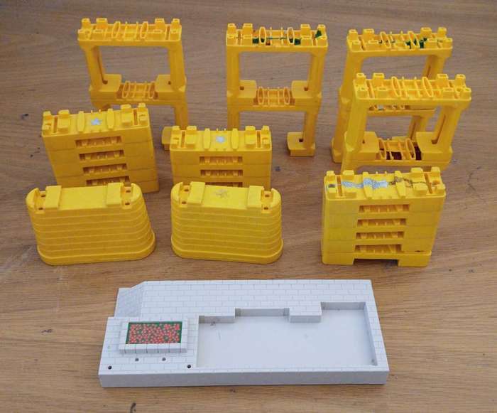 TOMY train set accessories
