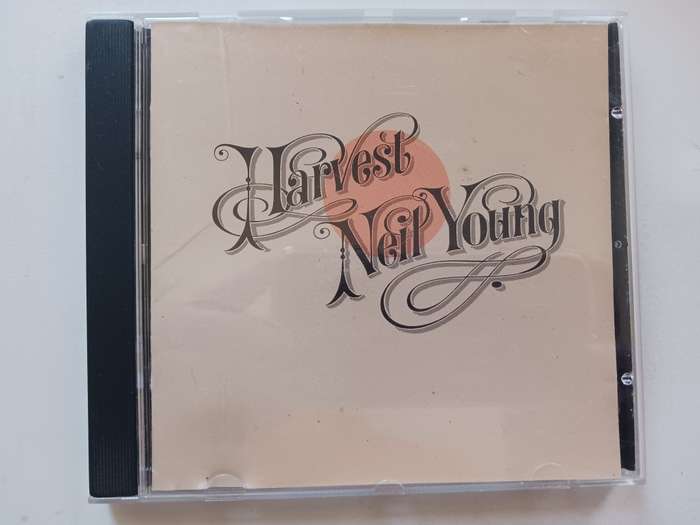 Neil Young - Harvest  ( SA released CD )