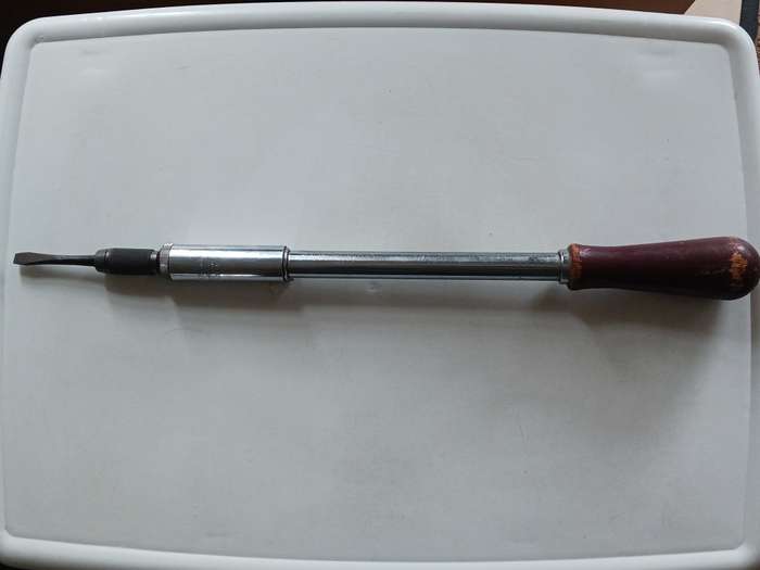 Stanley Yankee 131 A - Ratchet Screwdriver ( with one flat bit, good used condition )