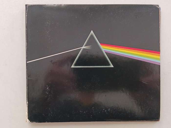 Pink Floyd - The Dark Side of the Moon (  2011 UK released music CD  )