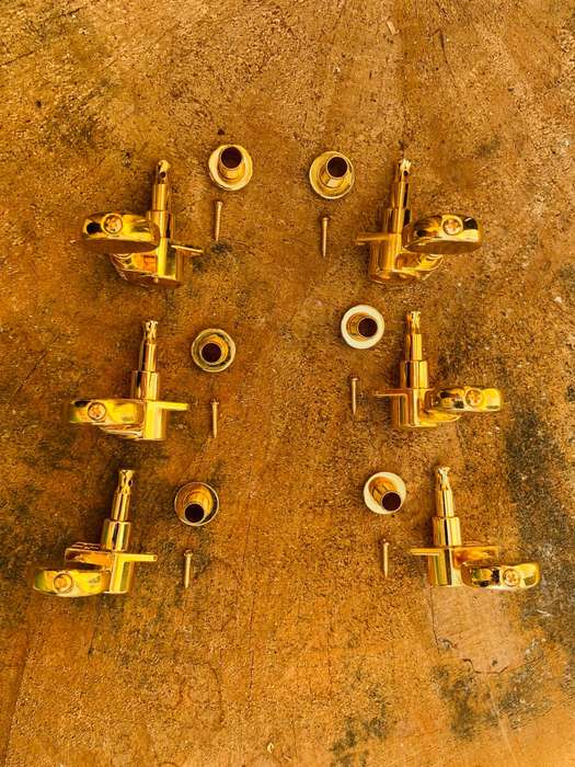 Epiphone Sheraton Pro II: Grover Machine Head Tuners (Gold Finish - Lightly Aged)