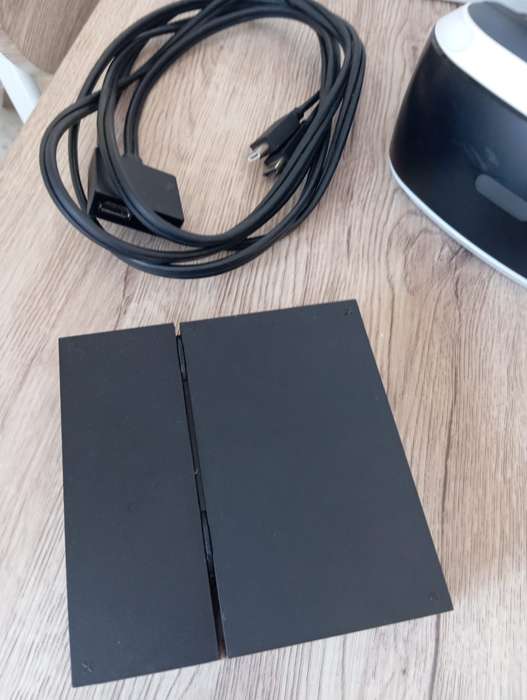 PSVR Headset + Aim gun Move Controller - complete boxed